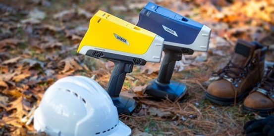 Vanta_max_and_core_handheld_xrf.jpg